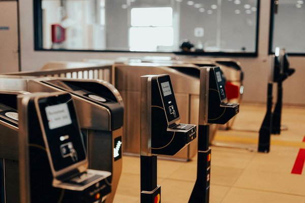 Quels sont les critères pour choisir une maison de vacances en Écosse avec des visites de distilleries et des cours de cuisine écossaise?