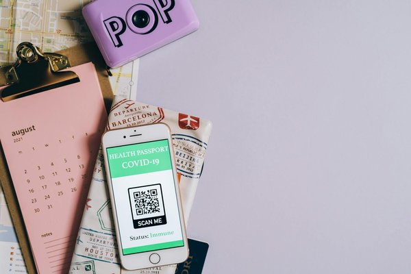 Quels sont les critères pour choisir une location de vacances en bord de rivière pour des activités de pêche?